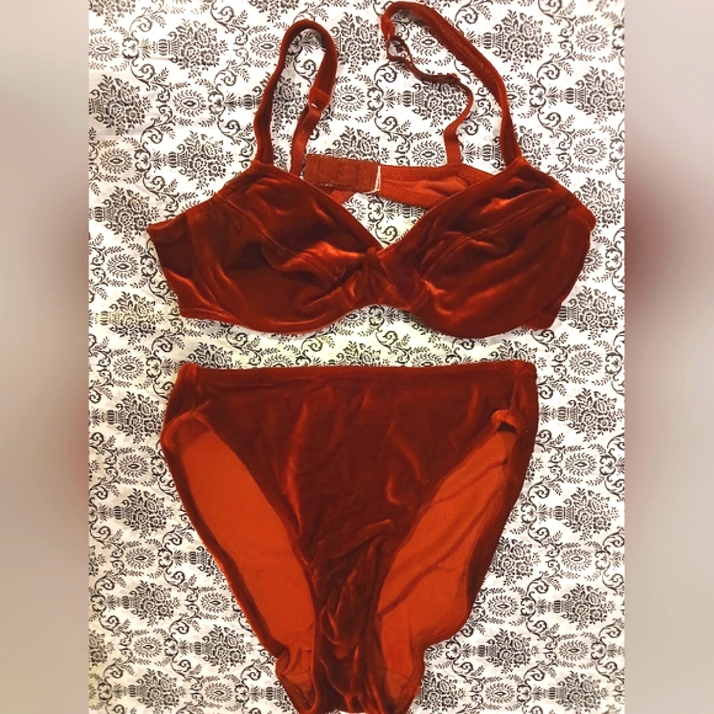 Red Velvet bra & underwear -m - Picture 5 of 5